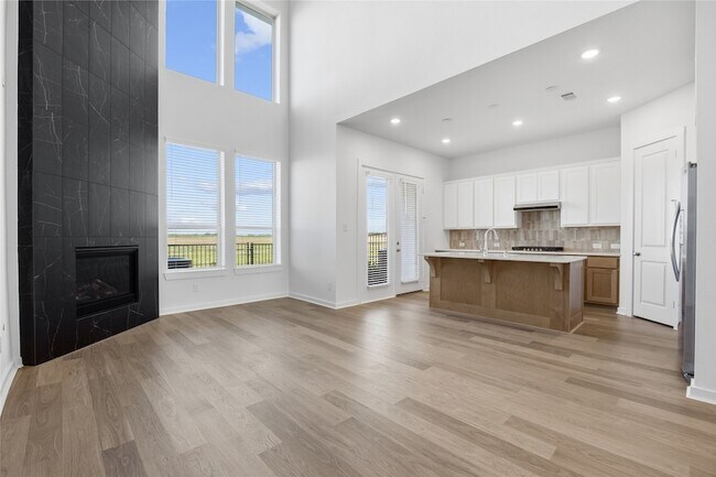 Building Photo - 16719 Lake Austin St