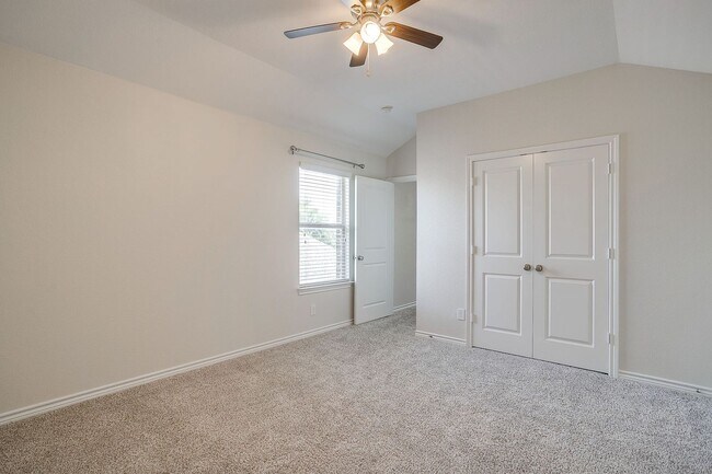 Building Photo - 3801 Weatherstone Dr