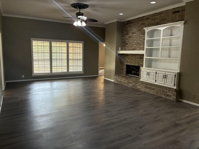 Building Photo - Beautiful Home in Westbury South Ready for Move-In!
