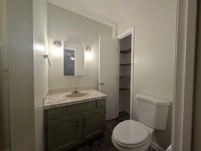 Building Photo - Nice 3 Bedroom Ranch in Appleton