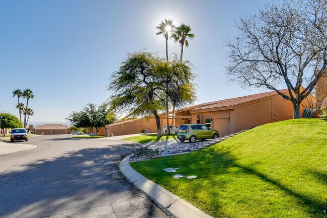 Building Photo - 16233 E Rosetta Dr