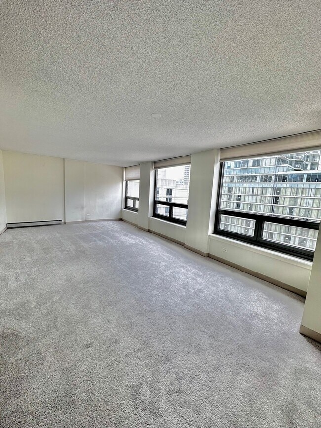 Primary Photo - 440 N Wabash Ave