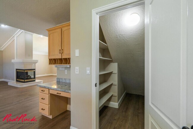 Building Photo - Spacious 6 Bedroom Home with a Balcony!