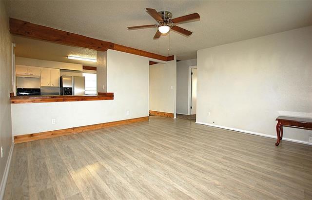 Building Photo - 407 S Bois D'Arc St