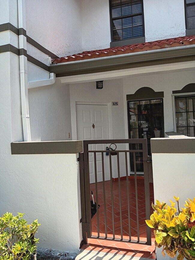 Building Photo - 401 SW 158th Terrace