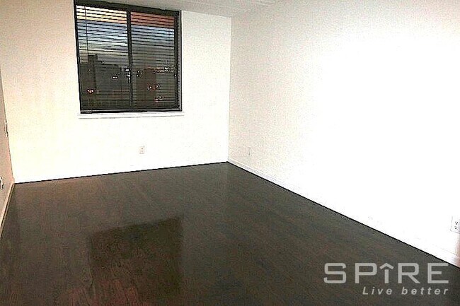 Building Photo - 1 bedroom in New York NY 11102
