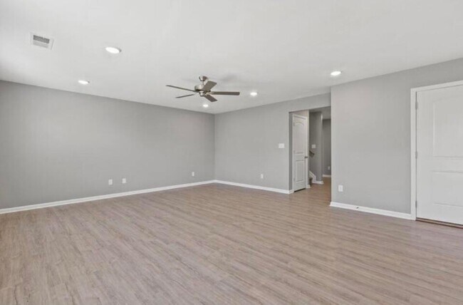 Building Photo - 6056 Arbor Wds Wy