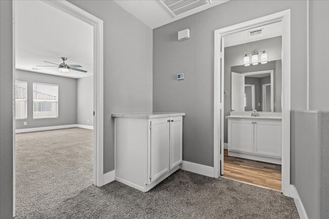 Building Photo - Fabulous Home!