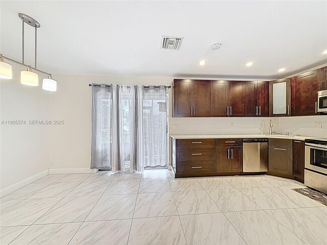 Building Photo - 2686 NW 60th Way