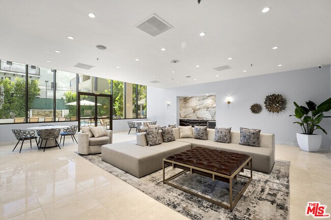 Building Photo - 10724 Wilshire Blvd
