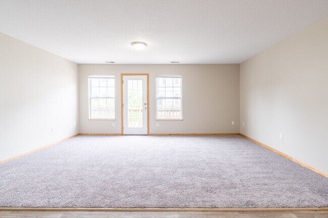 Building Photo - 2 Bedroom 2 Bathroom Town House - Interior Unit