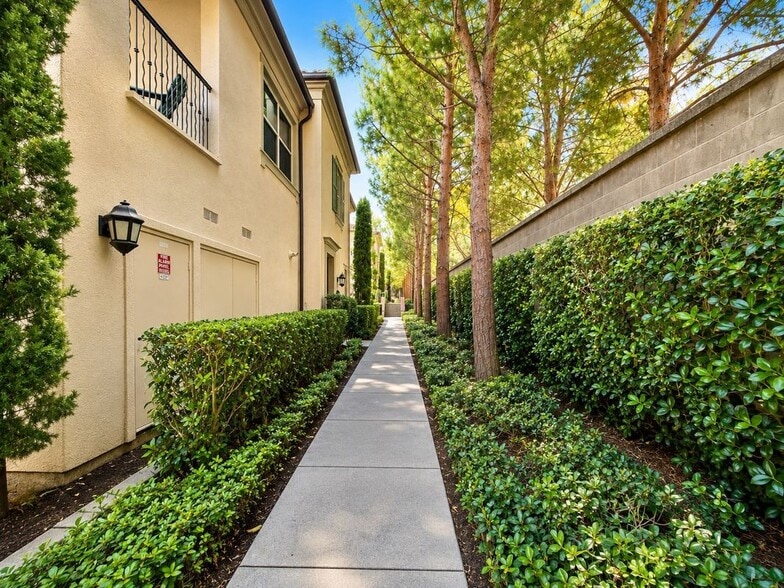 Building Photo - 66 Overbrook