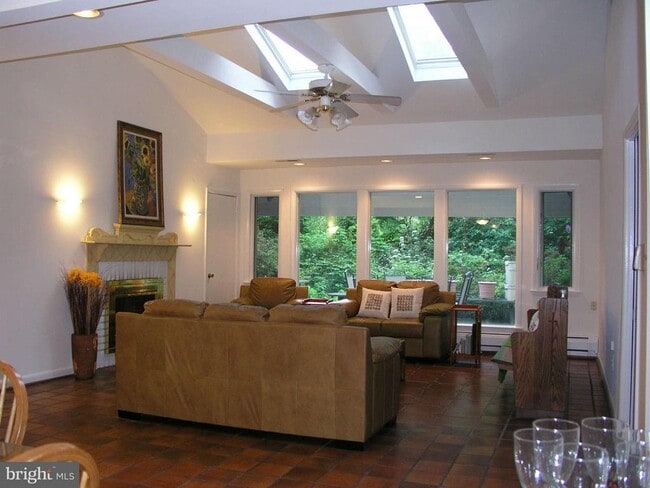 Building Photo - 10409 Gary Rd