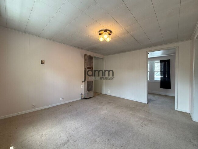 Building Photo - 1330 Cranford-Unit #3