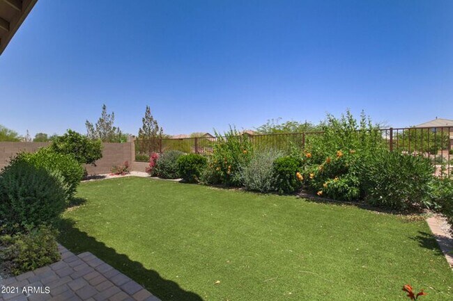 Building Photo - 40876 W Tamara Ln