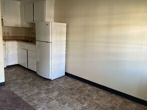 Building Photo - 180 Andover St