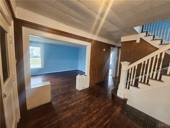 Building Photo - 1330 Midland Ave