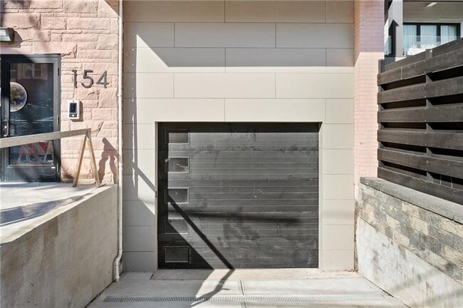 Building Photo - 150 S 15th St