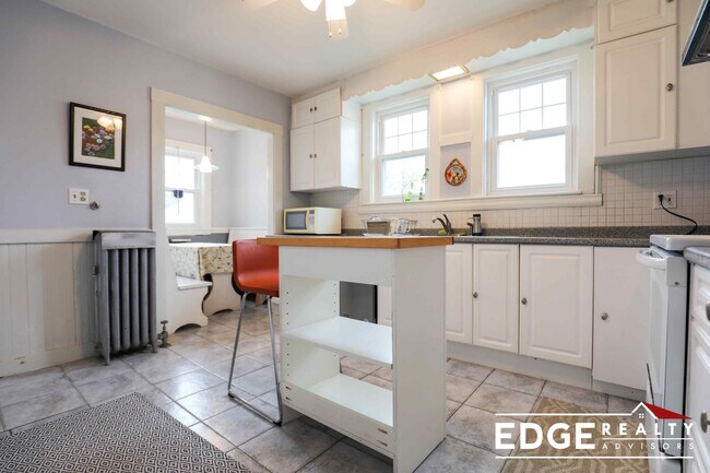 Building Photo - 33 Benjamin Rd