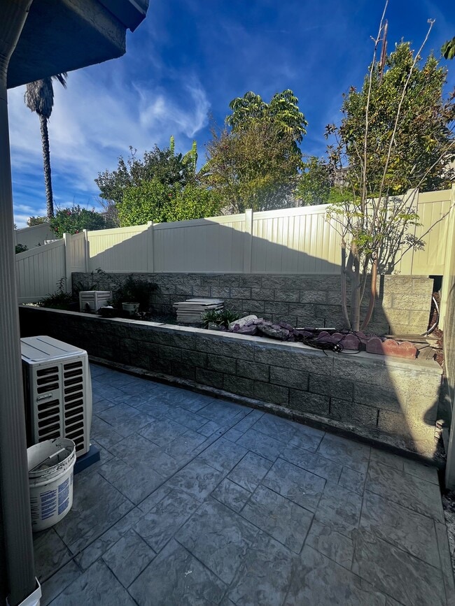 Building Photo - 1457 Knollwood Pl