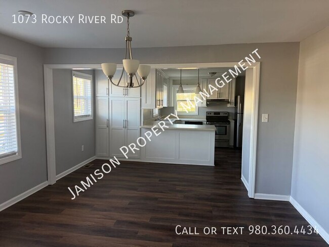 Building Photo - 1073 Rocky River Rd