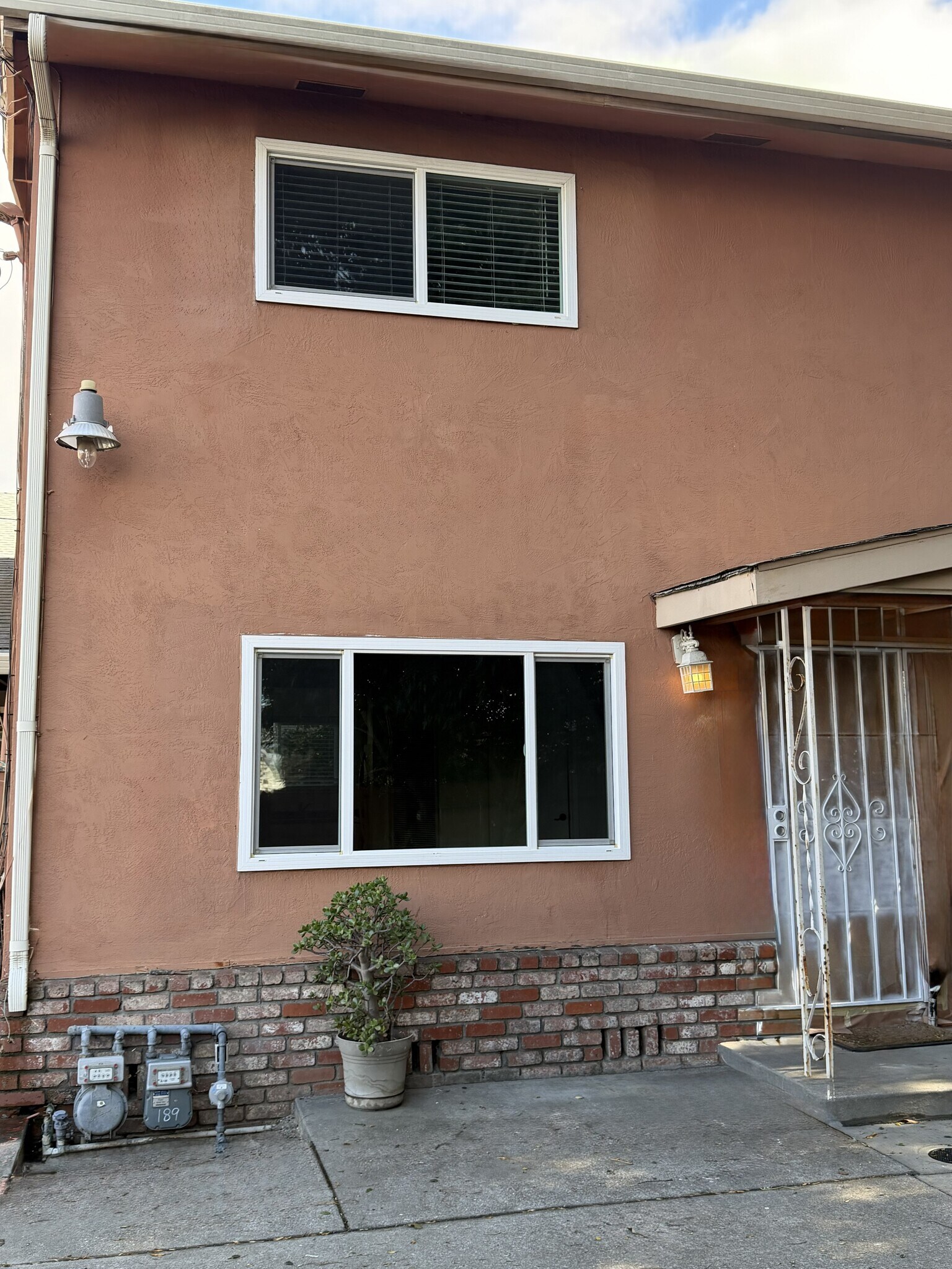 Building Photo - 187 Blossom Way