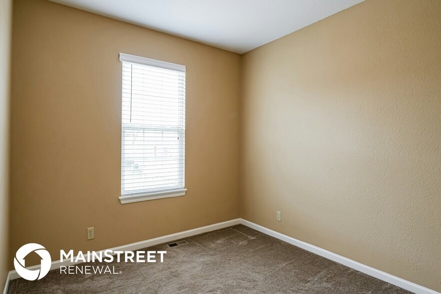 Building Photo - 1503 NW High View Dr