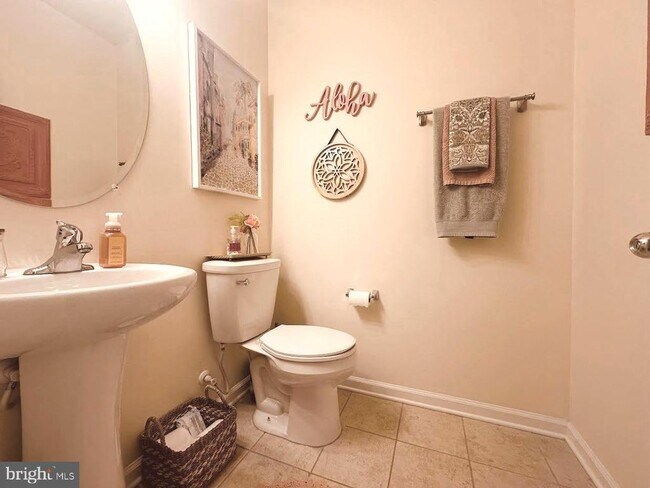 Building Photo - 1746 Beacon Ln