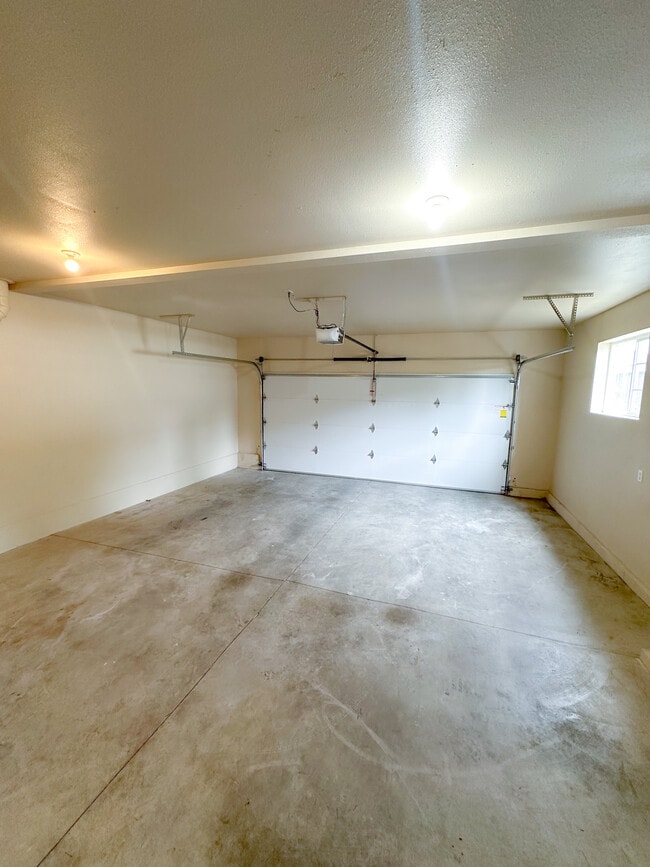 Building Photo - 1388 Northern Heights Loop NE