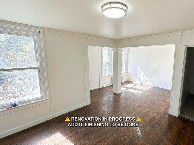 Building Photo - 137 Closter Dock Rd
