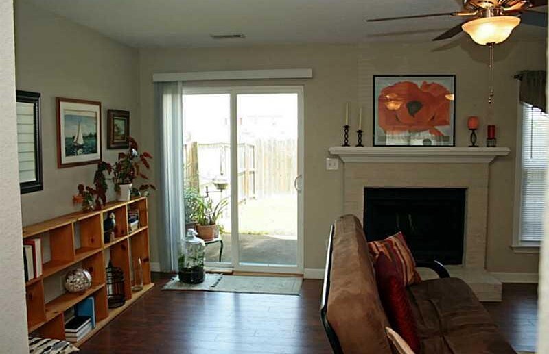 Building Photo - 1374 Battleford Dr