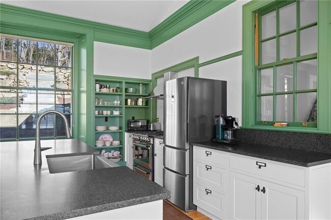 Building Photo - 238 Highland Rd