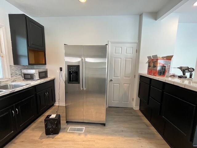 Building Photo - 934 W Garfield Ave