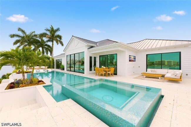 Building Photo - 200 Bahia Point