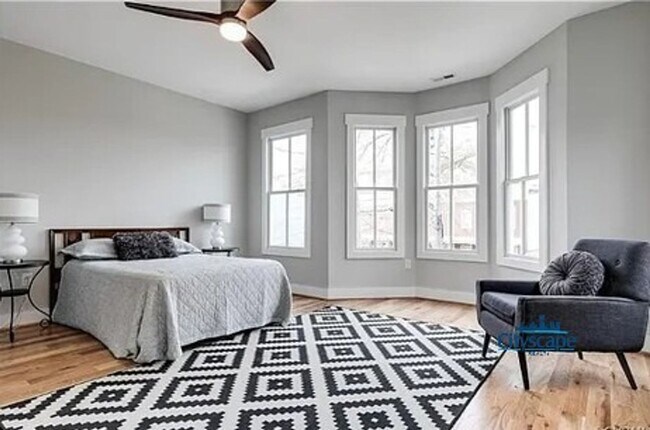 Building Photo - SWANKY 3 BEDROOM NEWER HOME IN HISTORIC CH...
