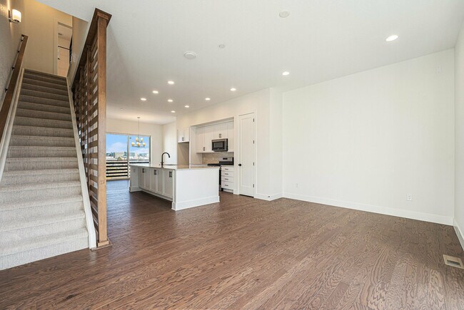 Building Photo - 2663 Nicholas Wy