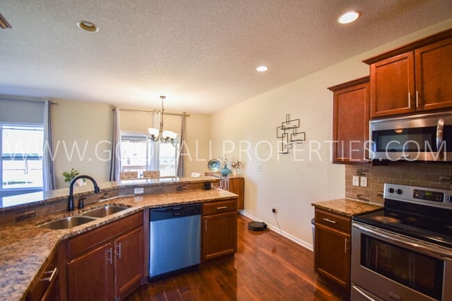 Building Photo - 5 Bedroom Home with Fenced Yard, and 3 Car Garage in Waukee