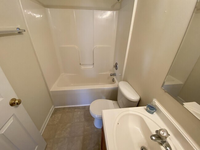 Building Photo - 241 Cambridge St