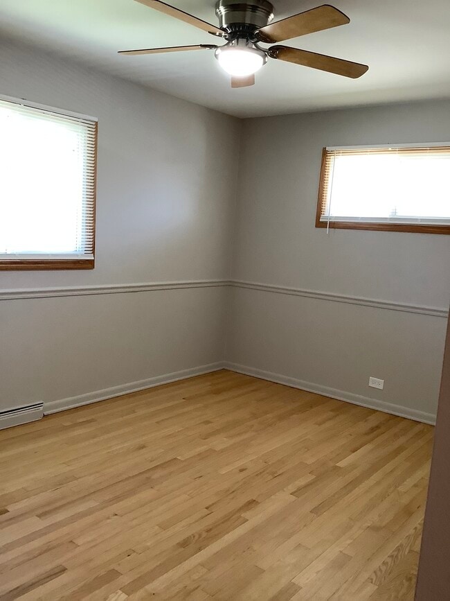 Building Photo - 4920 Cypress Dr