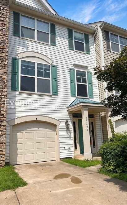 Building Photo - 13422 Burrough Farm Dr