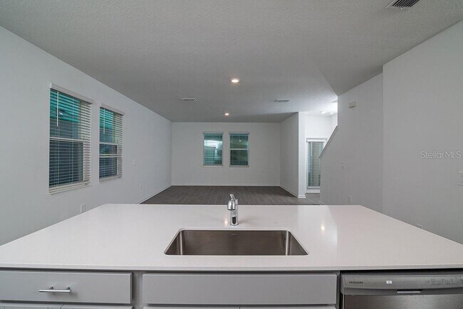 Building Photo - 6008 Blissful St