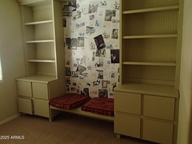 Building Photo - 9007 S 53rd Dr