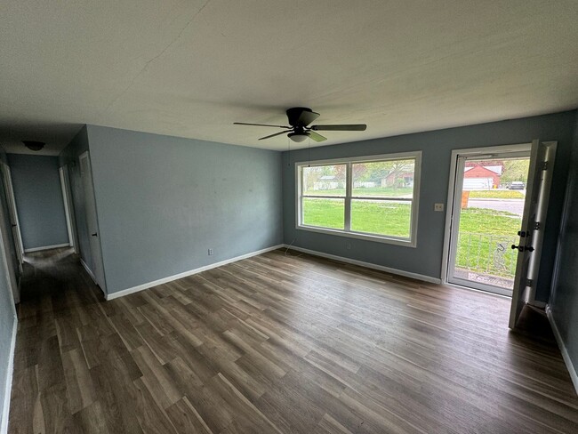 Building Photo - Charming 3-Bedroom, 1-Bathroom Home with Attached Garage – Accepting Section 8