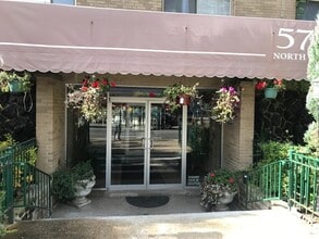 Building Photo - 5730 N Sheridan Rd