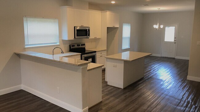 Building Photo - 8218 Parker Rd