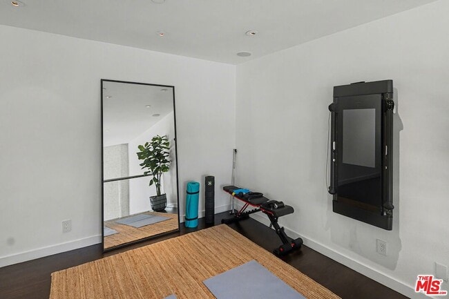 Building Photo - 720 Huntley Dr