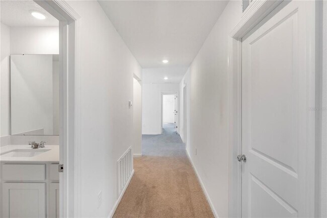 Building Photo - 2221 Rock Dr