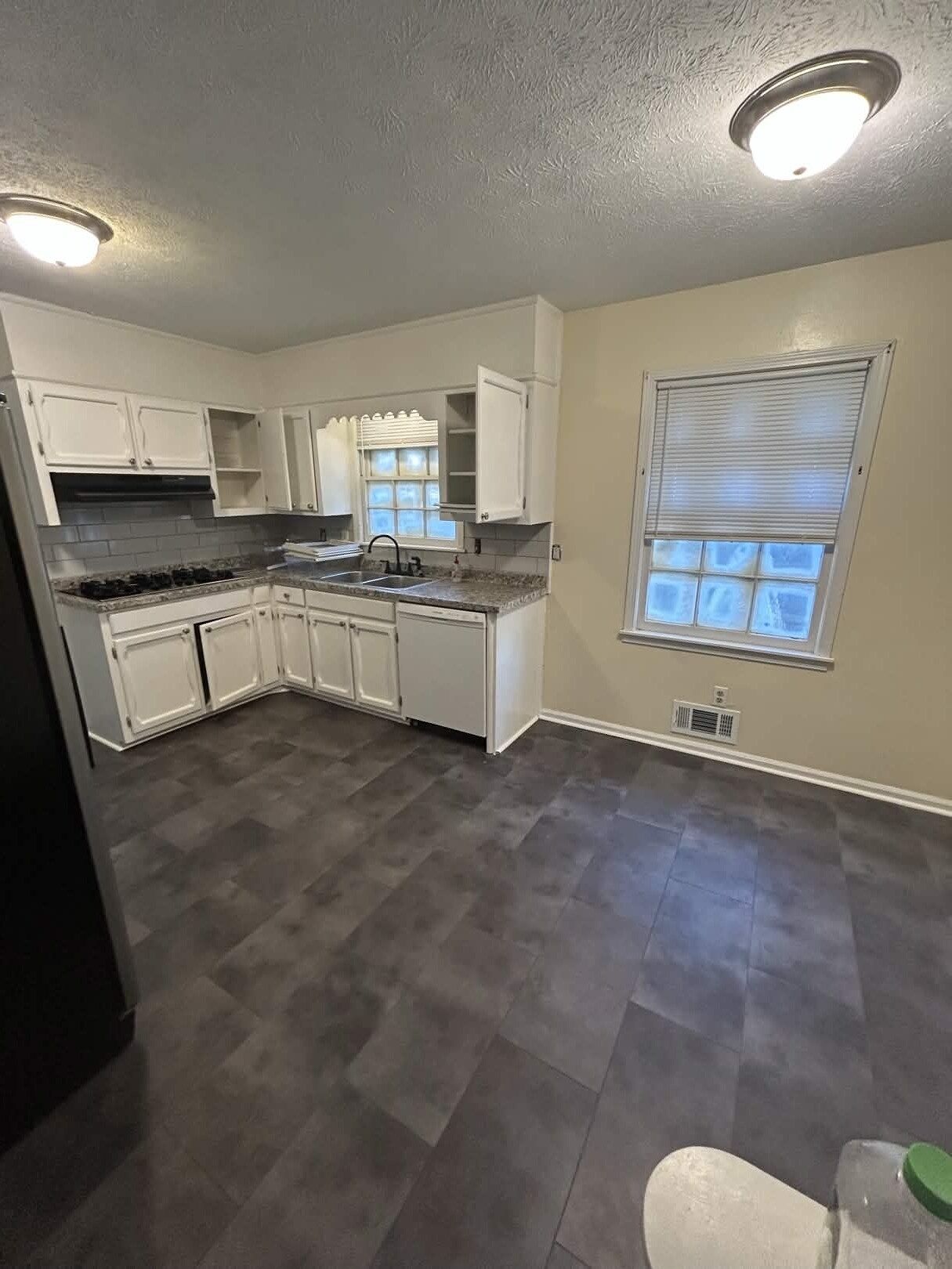 Kitchen - 293 Shelton Woods Ct