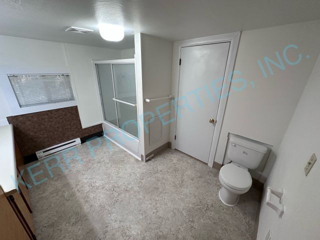 Building Photo - 6015 SE Hosner Rd