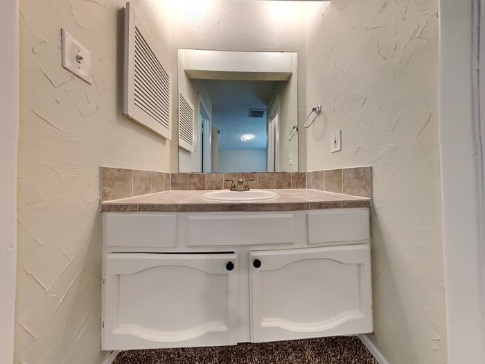 Building Photo - 14114 Fleur De Lis Blvd